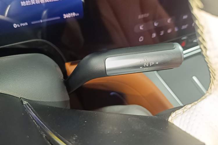 Used Hima AITO M9 2024 Range-Extended Ultra Version 42 kWh 6-Seater Model Gear Lever