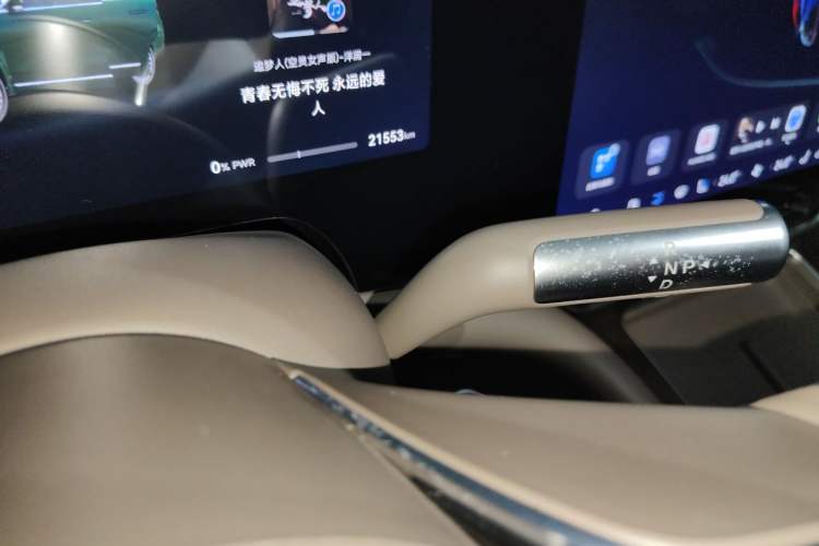 Used Hima AITO M9 2024 Range-Extended Max Edition 42 kWh 5-Seater Version Gear Lever