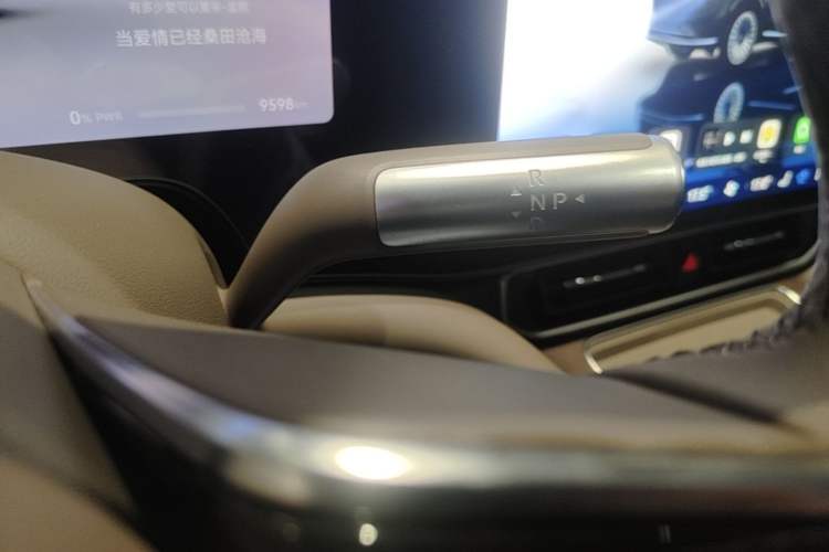 Used Hima AITO M9 2024 Range-Extended Max Edition 52 kWh 5-Seater Version Gear Lever