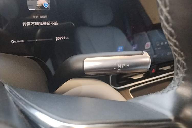 Used Hima AITO M9 2024 Range-Extended Ultra Version 42 kWh 6-Seater Model Gear Lever