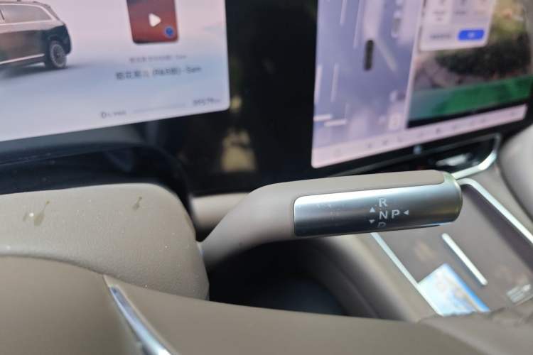Used Hima AITO M9 2024 Range-Extended Max Edition 42 kWh 6-Seater Version Gear Lever