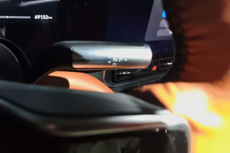 Used Hima AITO M9 2024 Range-Extended Ultra Version 42 kWh 6-Seater Model Gear Lever