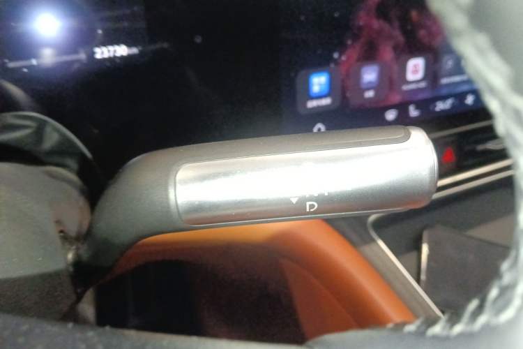 Used Hima AITO M9 2024 Range-Extended Ultra Version 42 kWh 6-Seater Model Gear Lever