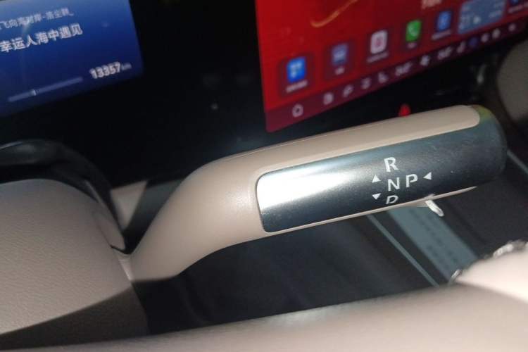 Used Hima AITO M9 2024 Range-Extended Max Edition 52 kWh 6-Seater Version Gear Lever