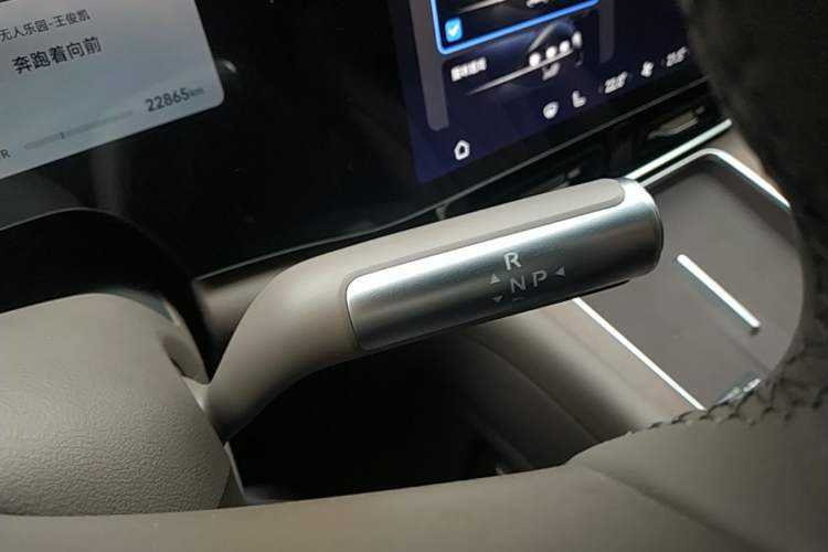 Used Hima AITO M9 2024 Range-Extended Ultra Version 52 kWh 6-Seater Model Gear Lever