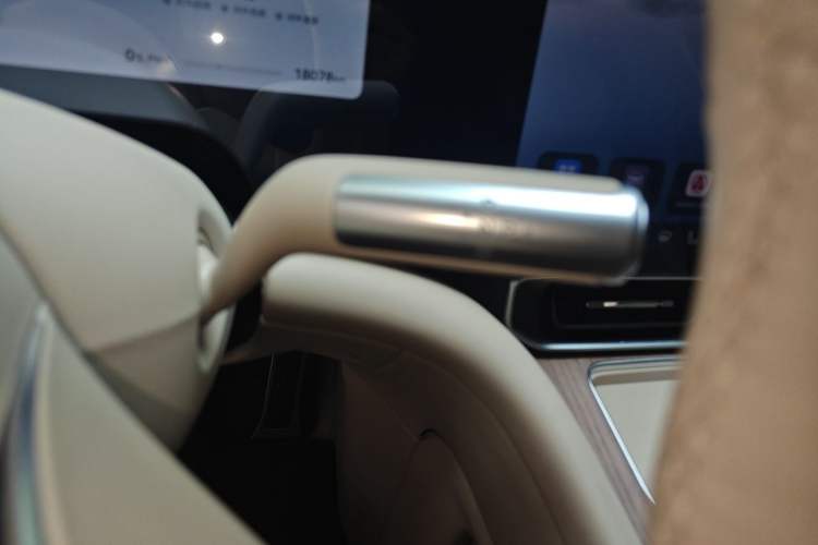 Used Hima AITO M9 2024 Range-Extended Ultra Version 52 kWh 6-Seater Model Gear Lever