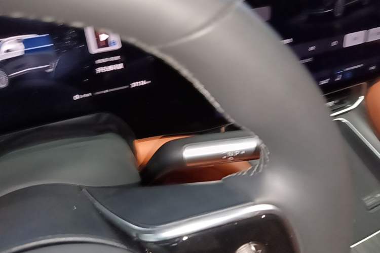 Used Hima AITO M9 2024 Range-Extended Ultra Version 42 kWh 6-Seater Model Gear Lever