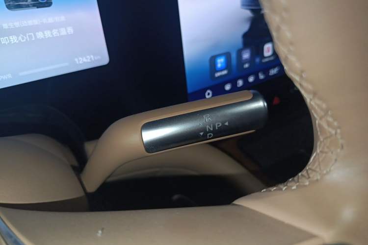 Used Hima AITO M9 2024 Range-Extended Ultra Version 52 kWh 6-Seater Model Gear Lever