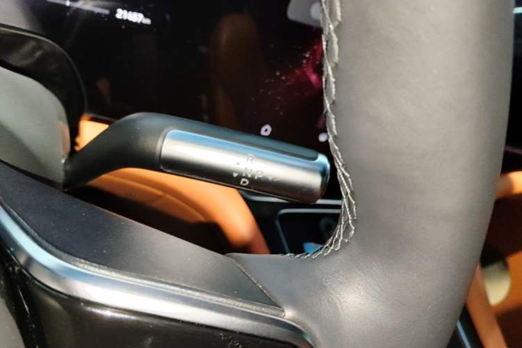 Used Hima AITO M9 2024 Range-Extended Ultra Version 42 kWh 6-Seater Model Gear Lever