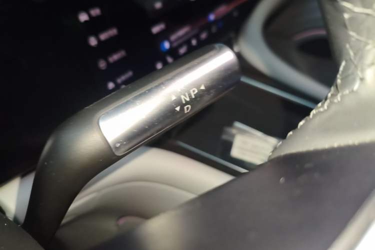 Used Hima AITO M9 2024 All-Electric Ultra Version 100 kWh 5-Seater Model Gear Lever