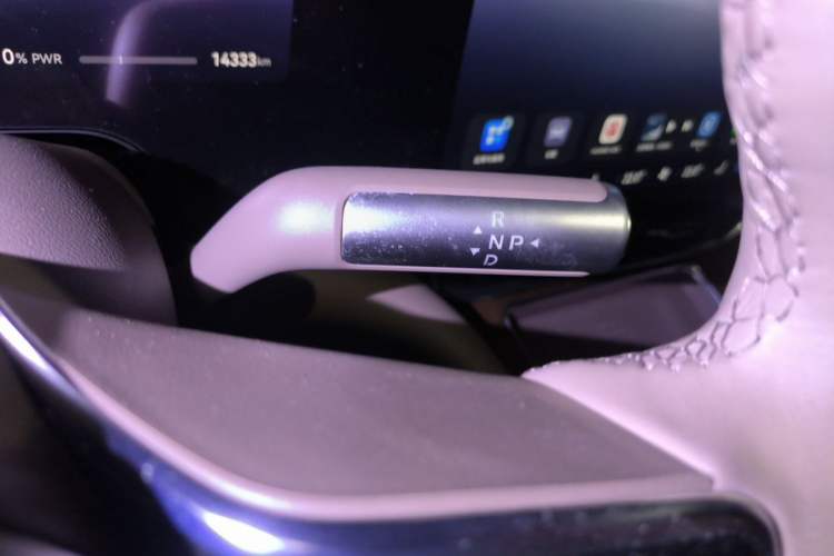 Used Hima AITO M9 2024 Range-Extended Ultra Version 42 kWh 6-Seater Model Gear Lever