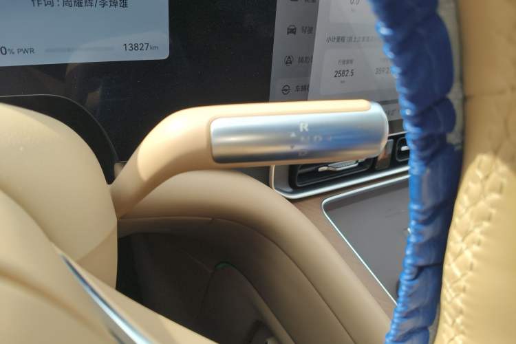 Used Hima AITO M9 2024 Range-Extended Ultra Version 52 kWh 5-Seater Model Gear Lever