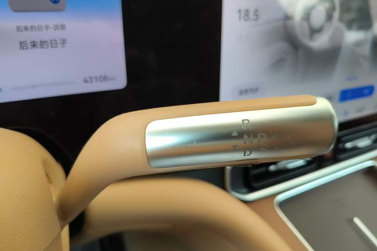 Used Hima AITO M9 2024 Range-Extended Ultra Version 52 kWh 5-Seater Model Gear Lever