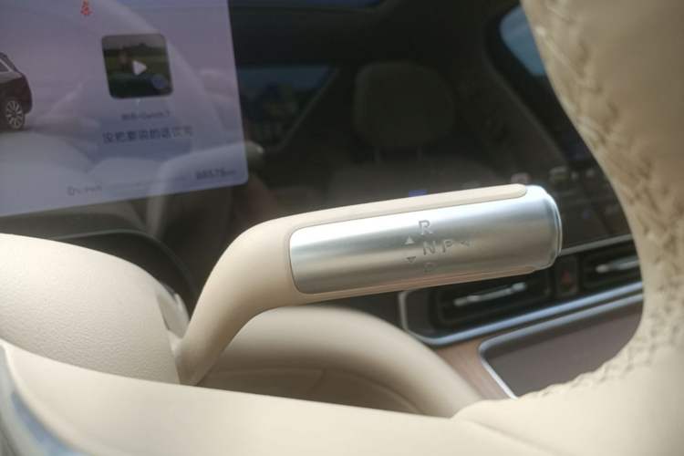 Used Hima AITO M9 2024 Range-Extended Max Edition 42 kWh 6-Seater Version Gear Lever