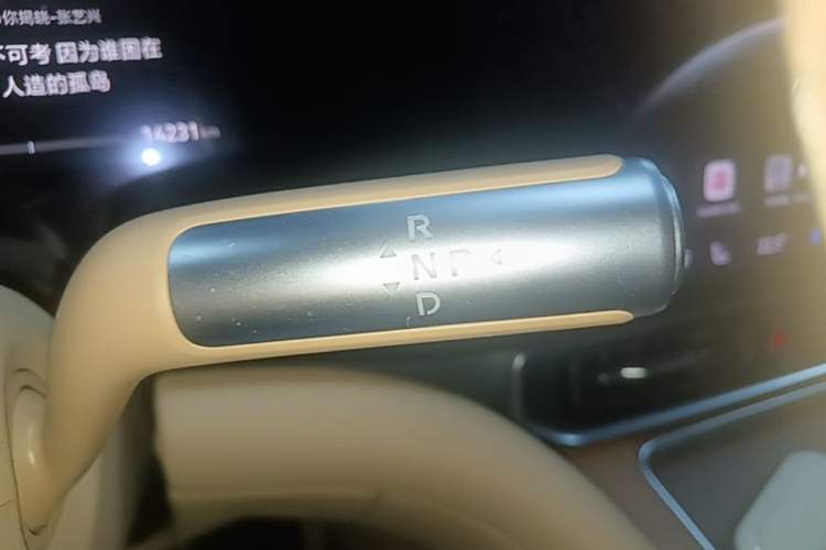 Used Hima AITO M9 2024 All-Electric Ultra Version 100 kWh 5-Seater Model Gear Lever