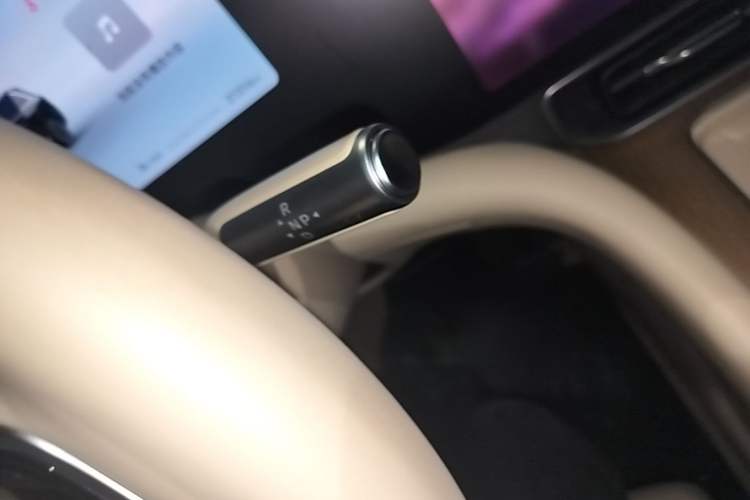 Used Hima AITO M9 2024 Range-Extended Max Edition 42 kWh 6-Seater Version Gear Lever