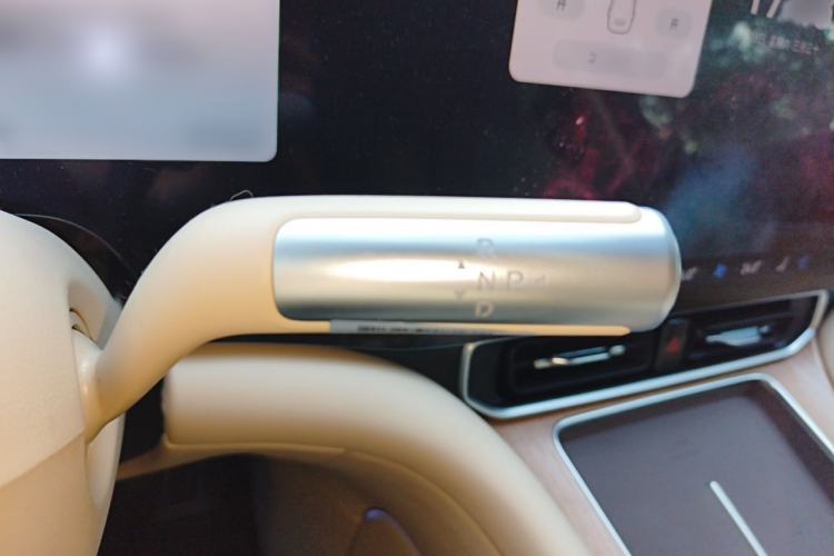 Used Hima AITO M9 2024 Range-Extended Ultra Version 42 kWh 6-Seater Model Gear Lever