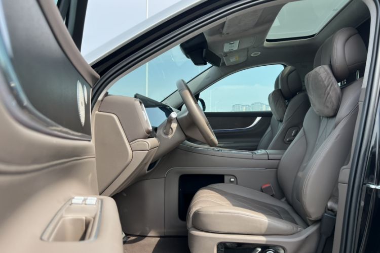 Used Hima AITO M9 2024 Range-Extended Ultra Version 52 kWh 5-Seater Model Interior 1