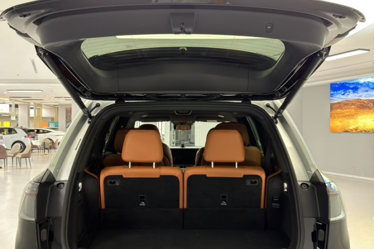 Used Hima AITO M9 2024 Range-Extended Ultra Version 52 kWh 6-Seater Model Interior 1
