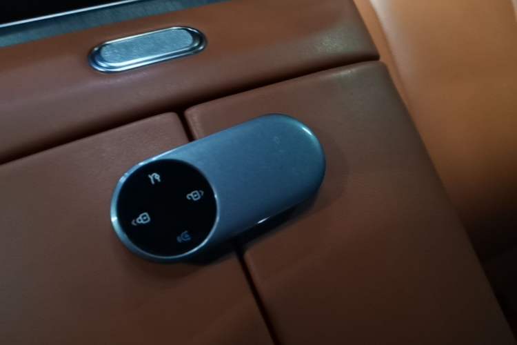 Used Hima AITO M9 2024 Range-Extended Max Edition 42 kWh 6-Seater Version Interior 1