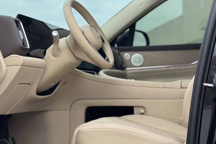 Used Hima AITO M9 2024 Range-Extended Max Edition 42 kWh 6-Seater Version Interior 1