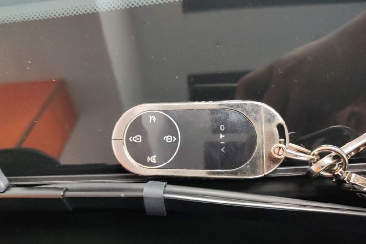 Used Hima AITO M9 2024 Range-Extended Ultra Version 42 kWh 6-Seater Model Interior 1