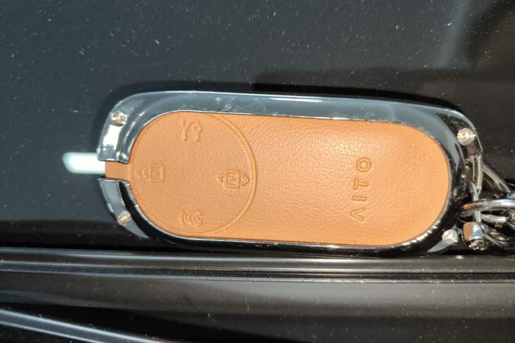 Used Hima AITO M9 2024 Range-Extended Ultra Version 42 kWh 6-Seater Model Interior 1