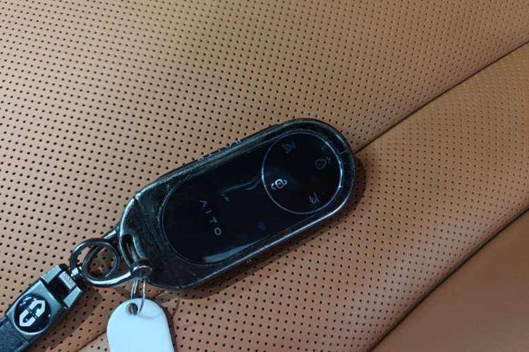 Used Hima AITO M9 2024 Range-Extended Ultra Version 52 kWh 6-Seater Model Interior 1