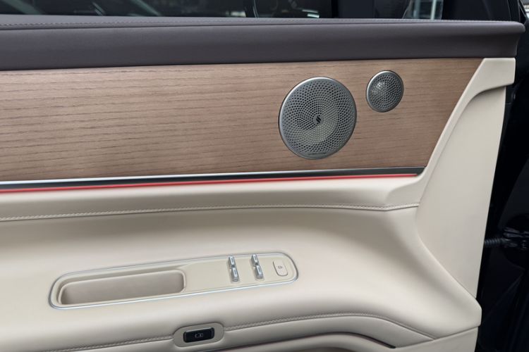 Used Hima AITO M9 2024 Range-Extended Ultra Version 42 kWh 6-Seater Model Interior 10