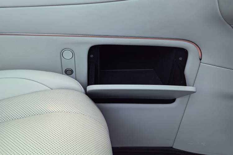 Used Hima AITO M9 2024 Range-Extended Max Edition 42 kWh 6-Seater Version Interior 10