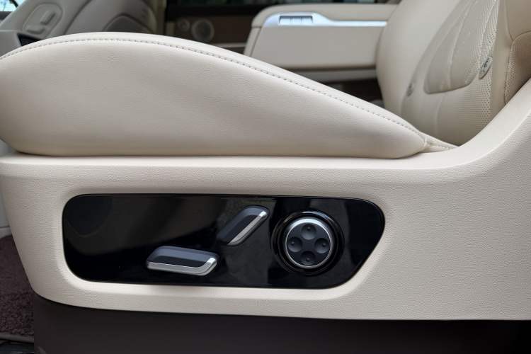 Used Hima AITO M9 2024 Range-Extended Max Edition 42 kWh 6-Seater Version Interior 12