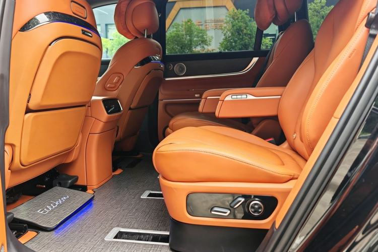 Used Hima AITO M9 2024 Range-Extended Ultra Version 52 kWh 6-Seater Model Interior 2