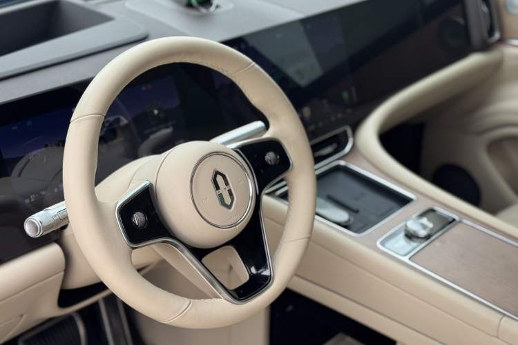 Used Hima AITO M9 2024 Range-Extended Max Edition 42 kWh 6-Seater Version Interior 2