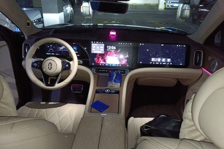 Used Hima AITO M9 2024 Range-Extended Ultra Version 52 kWh 6-Seater Model Interior 2