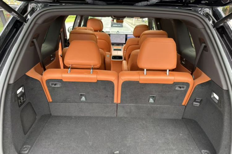 Used Hima AITO M9 2024 All-Electric Ultra Version 100 kWh 6-Seater Model Interior 2