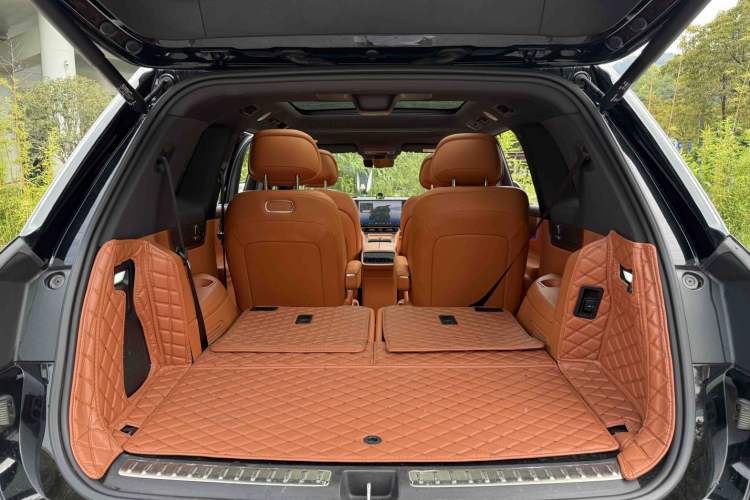 Used Hima AITO M9 2024 Range-Extended Ultra Version 42 kWh 6-Seater Model Interior 3