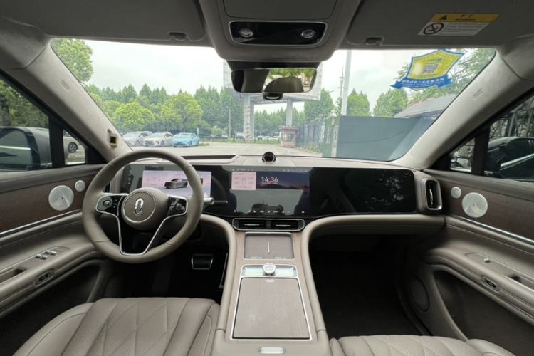 Used Hima AITO M9 2024 Range-Extended Ultra Version 52 kWh 6-Seater Model Interior 3