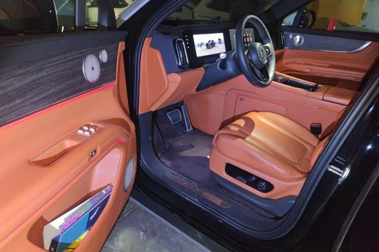 Used Hima AITO M9 2024 Range-Extended Ultra Version 42 kWh 6-Seater Model Interior 3