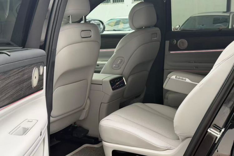 Used Hima AITO M9 2024 Range-Extended Ultra Version 42 kWh 6-Seater Model Interior 3