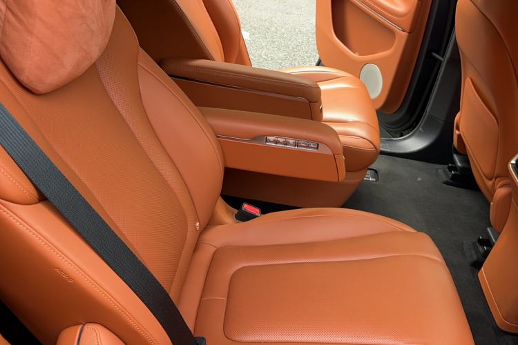 Used Hima AITO M9 2024 Range-Extended Ultra Version 52 kWh 6-Seater Model Interior 3