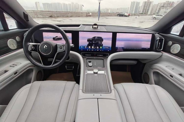 Used Hima AITO M9 2024 Range-Extended Ultra Version 42 kWh 6-Seater Model Interior 4