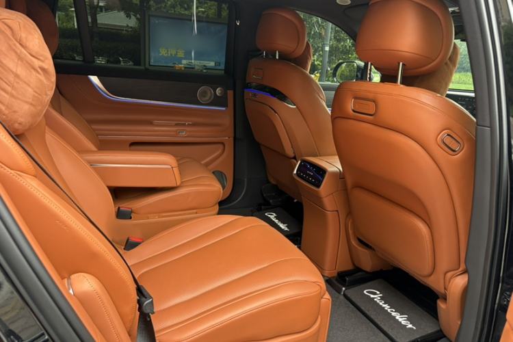 Used Hima AITO M9 2024 Range-Extended Ultra Version 42 kWh 6-Seater Model Interior 4