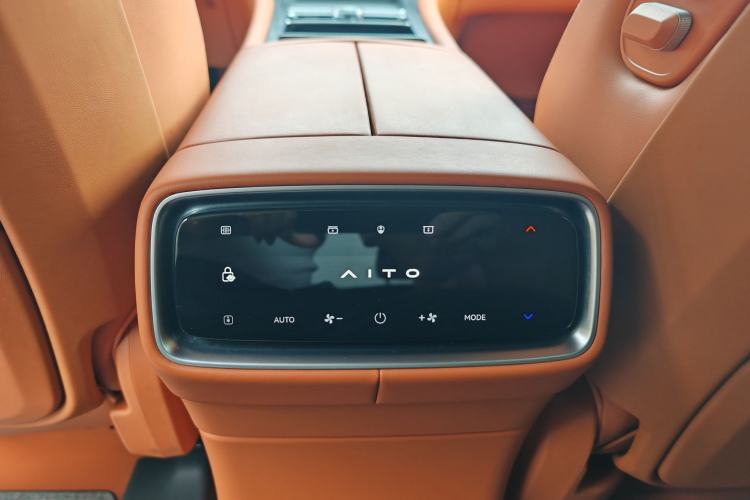 Used Hima AITO M9 2024 Range-Extended Ultra Version 52 kWh 6-Seater Model Interior 5