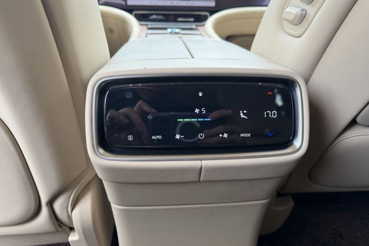 Used Hima AITO M9 2024 Range-Extended Max Edition 42 kWh 6-Seater Version Interior 5