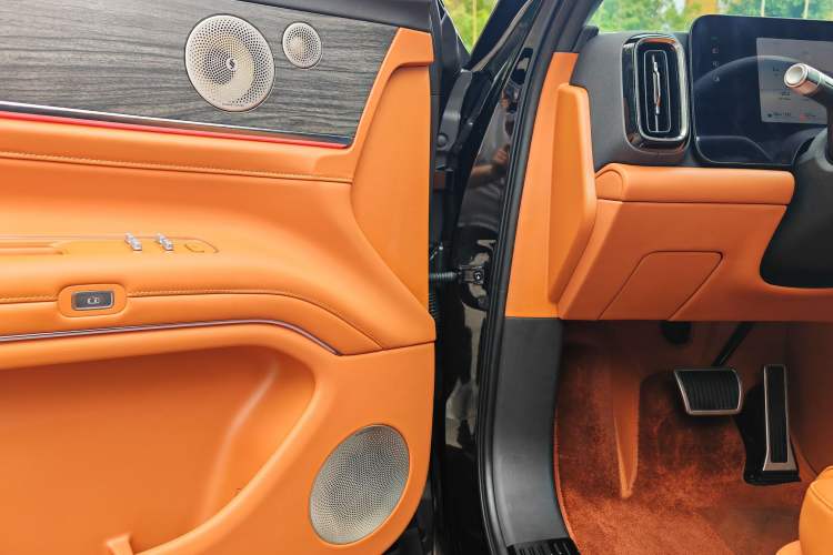 Used Hima AITO M9 2024 Range-Extended Ultra Version 52 kWh 6-Seater Model Interior 6