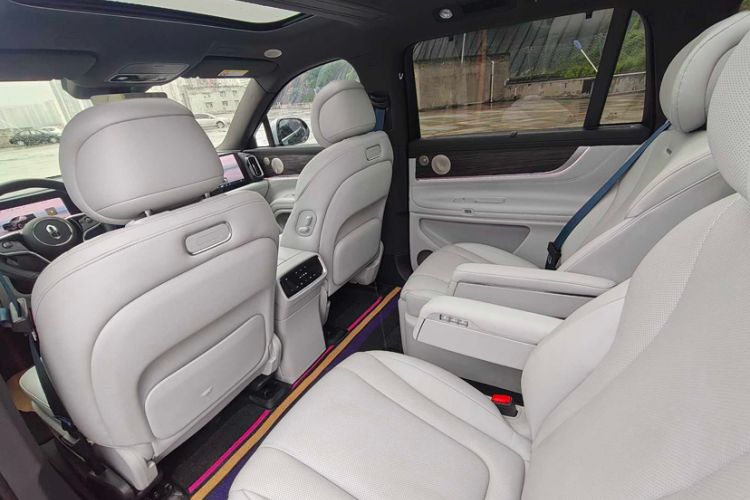 Used Hima AITO M9 2024 Range-Extended Ultra Version 42 kWh 6-Seater Model Interior 6