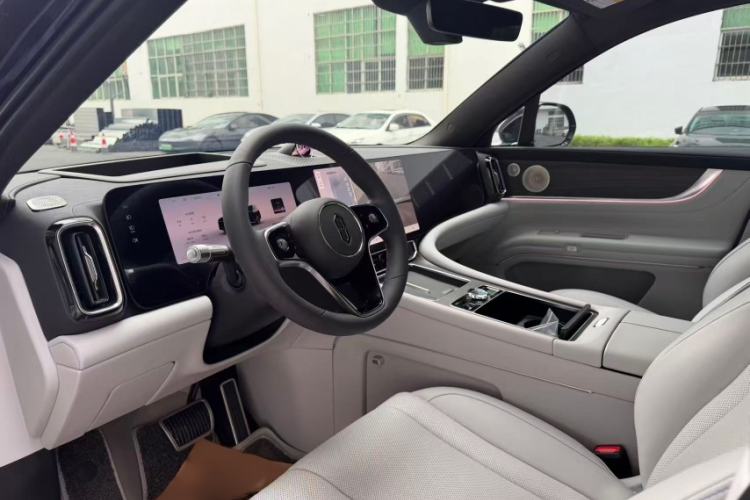 Used Hima AITO M9 2024 Range-Extended Ultra Version 42 kWh 6-Seater Model Interior 6
