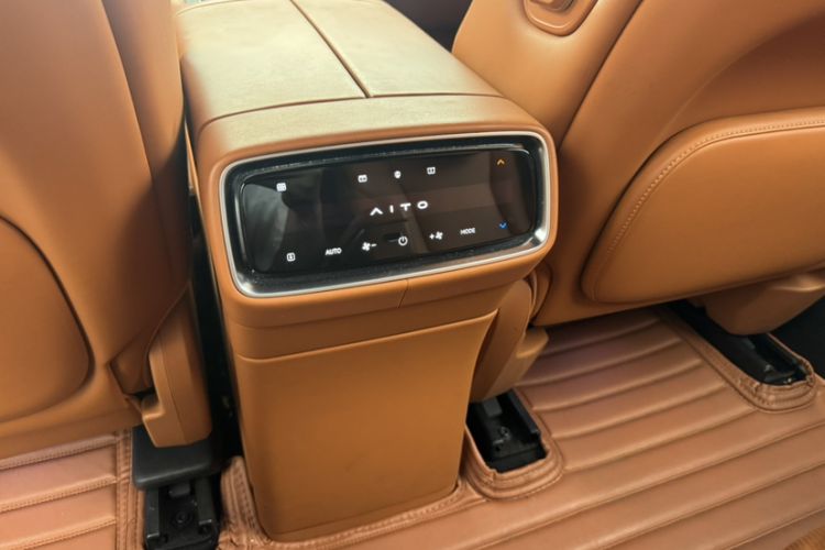 Used Hima AITO M9 2024 All-Electric Ultra Version 100 kWh 6-Seater Model Interior 6
