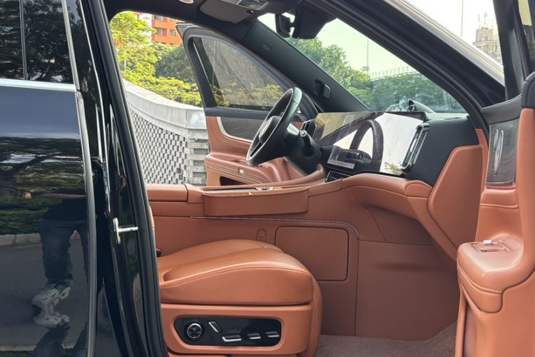Used Hima AITO M9 2024 Range-Extended Ultra Version 52 kWh 6-Seater Model Interior 6