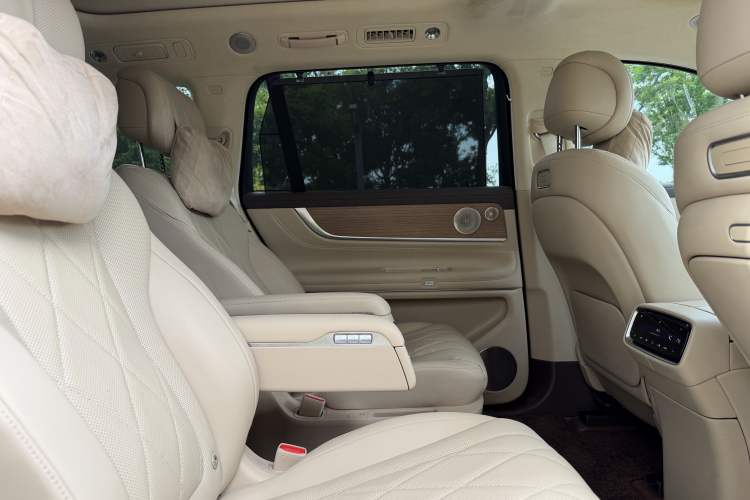 Used Hima AITO M9 2024 Range-Extended Max Edition 42 kWh 6-Seater Version Interior 8